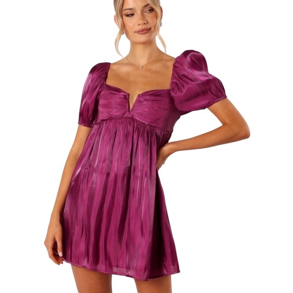 Storia Dresses & Skirts - Storia Satin Puff Sleeve Babydoll Mini Dress - Magenta - Medium Coquette Barbie